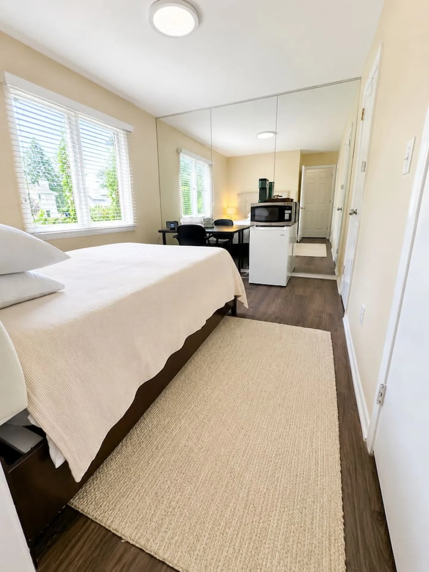Cozy Private Bedroom + Shared Attached Bathroom, Paramus, New Jersey